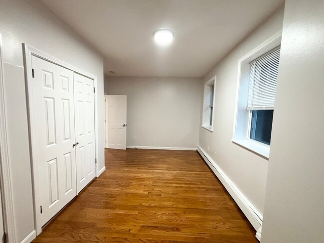 Building Photo - 98 Main St