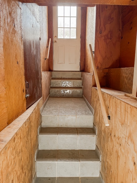 Building Photo - 835 Ouray Ave