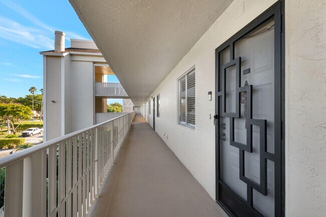 Building Photo - 7286 Huntington Ln