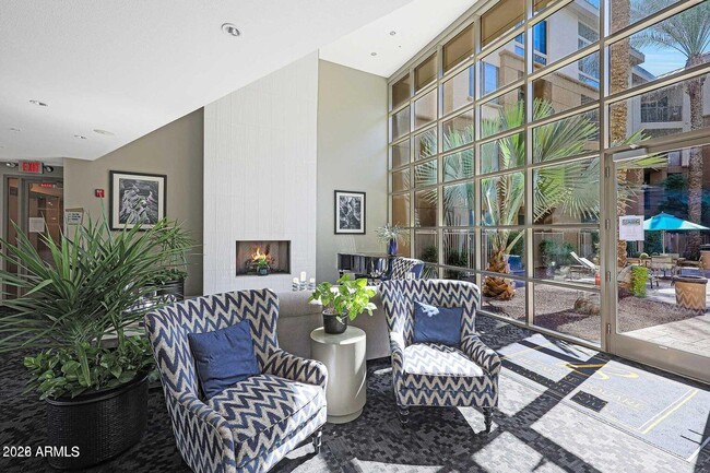 Building Photo - 1701 E Colter St