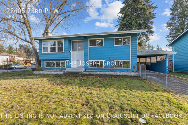 Primary Photo - Bright and Spacious 3BD/1.5BA Split-Level ...