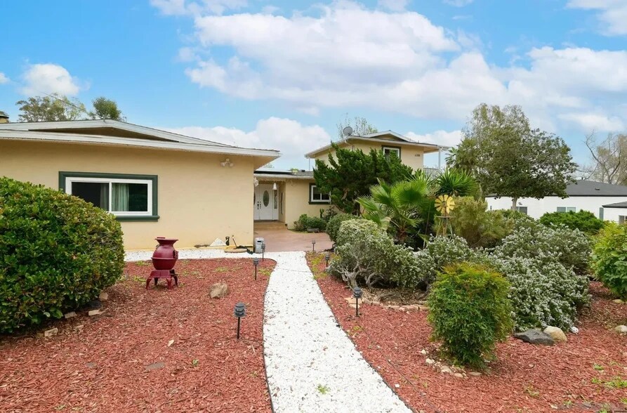 Building Photo - 4388 Bellflower Dr