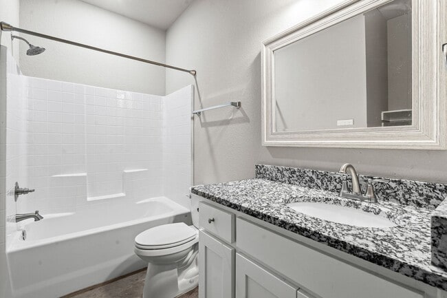 Building Photo - Amazing in Alvarado