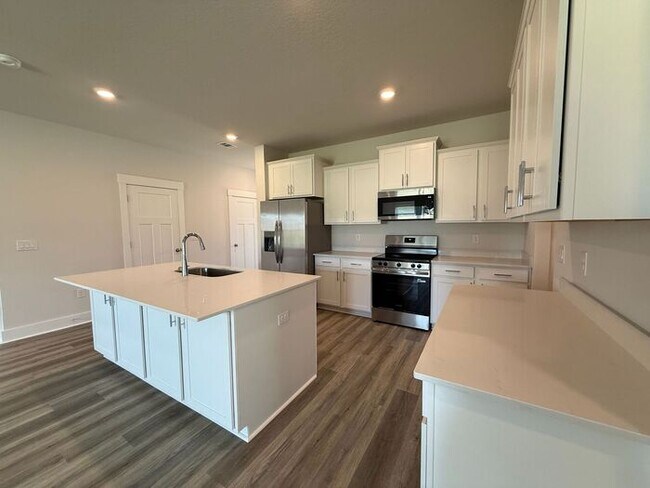 Building Photo - Gulf Breeze - Deer Ridge Crossing - 4 bedroom, 2.5 bathroom - New Construction