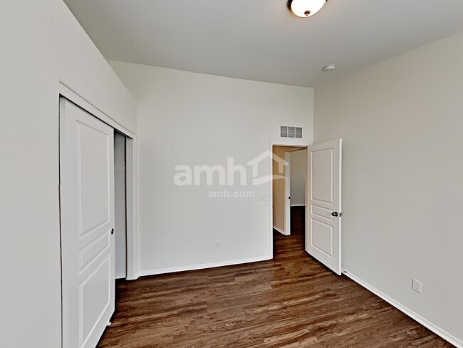 Building Photo - 3868 W Yellow Peak Dr