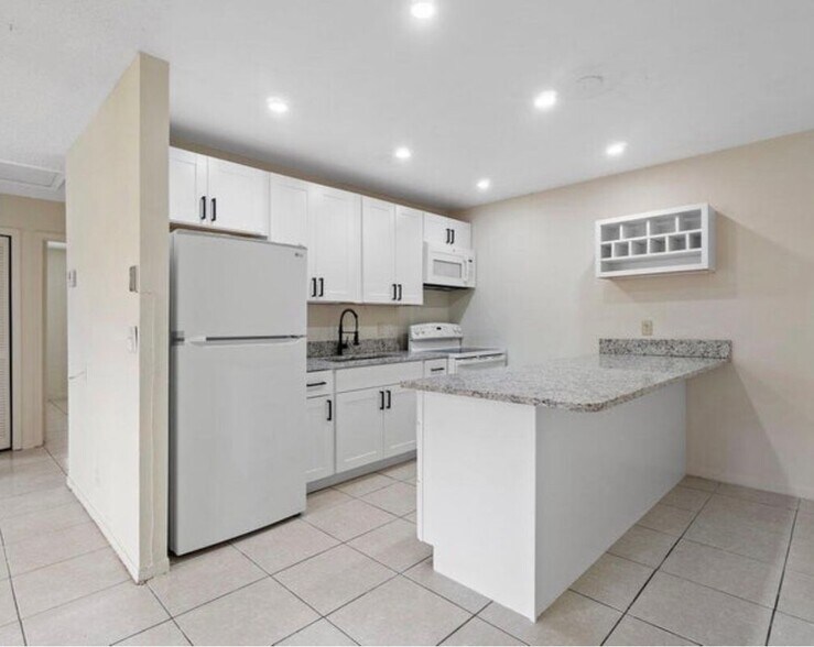 Building Photo - 5854 Kumquat Rd