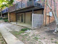 Building Photo - 3085 Colonial Way