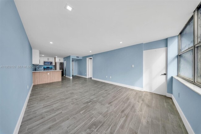 Building Photo - 1200 NE Miami Gardens Dr