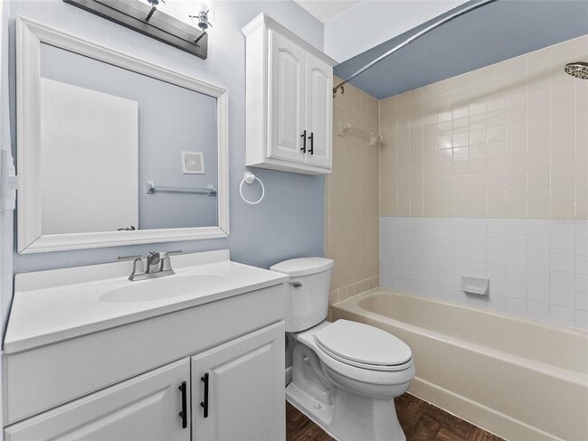 Building Photo - 13608 S Village Dr