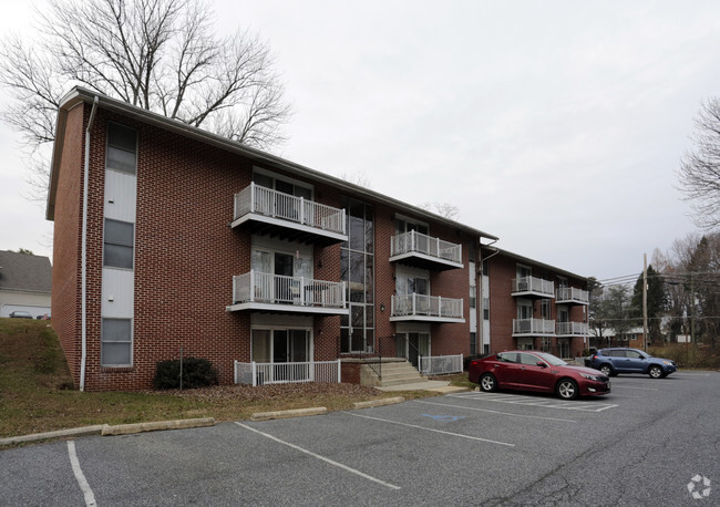 Primary Photo - Meadowvale Apartments