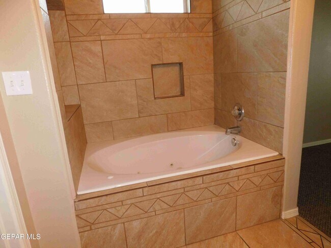 Building Photo - 14628 Rockbridge