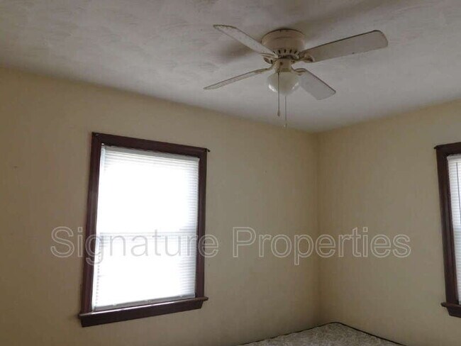 Building Photo - 13420 Crest Cir