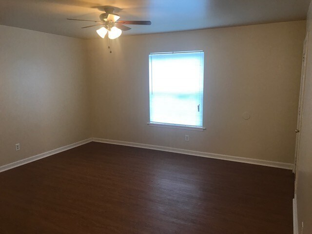 Building Photo - 625 N Betty Jo Dr