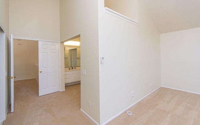 Building Photo - Wonderful 3BR/2.5BA La Costa Home!!!