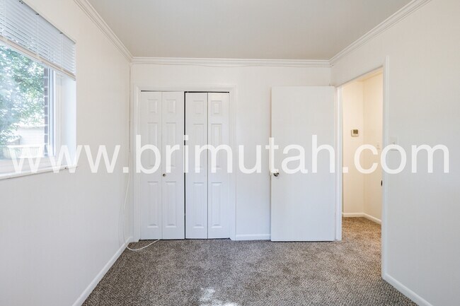 Building Photo - 5856 S 157 W
