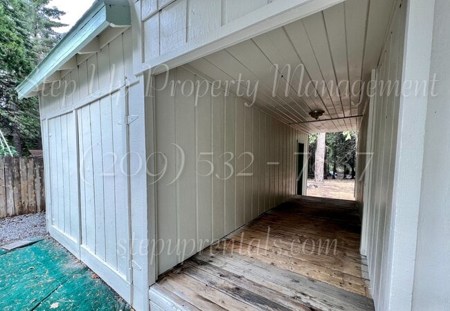 Building Photo - 2 Bedroom 1 Bath Duplex In Sierra Village ...