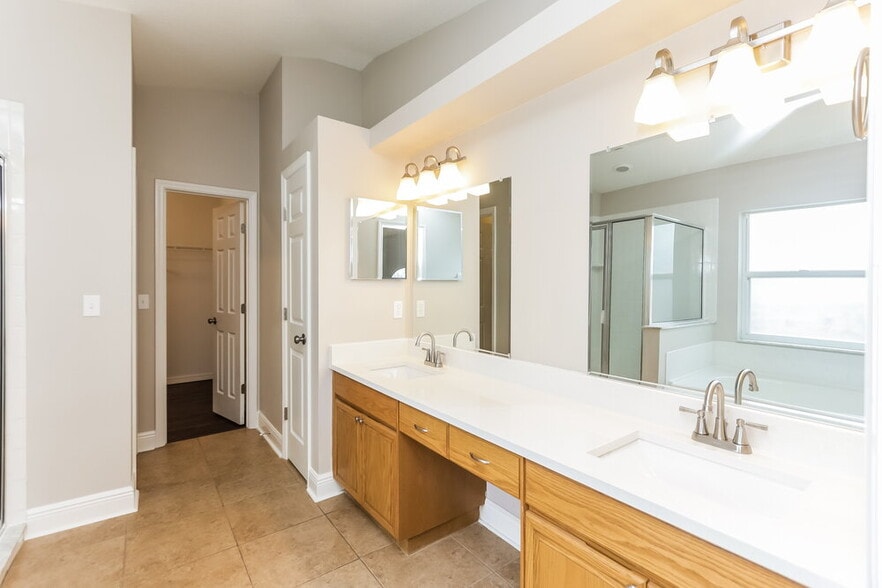 Building Photo - 2514 Allwood Ave