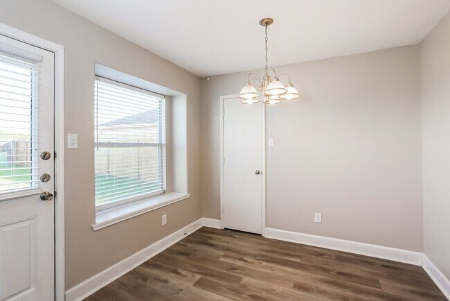 Building Photo - 5415 Espuela Ln
