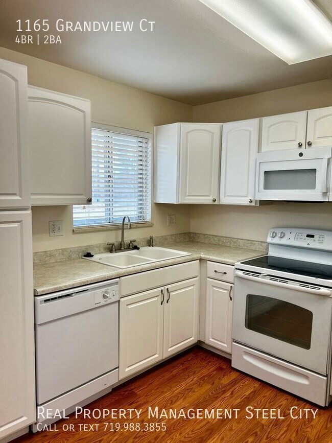 Building Photo - 1165 Grandview Ct