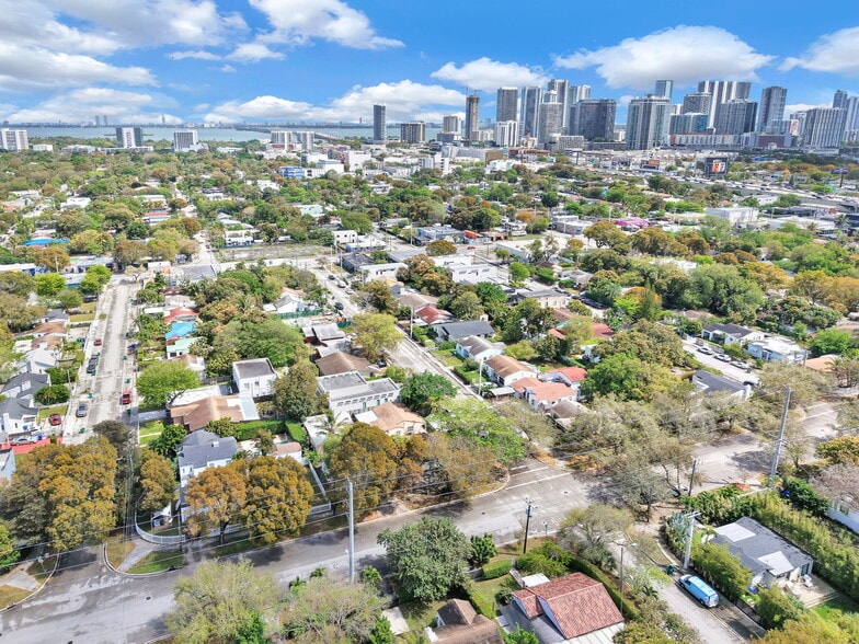 Building Photo - 299 NW 43rd St