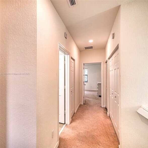 Building Photo - 3962 Devenshire Ct