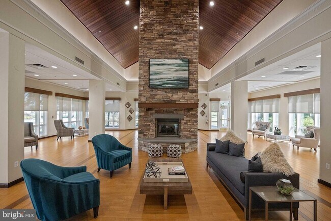 Building Photo - 700 Orchard Overlook Orch