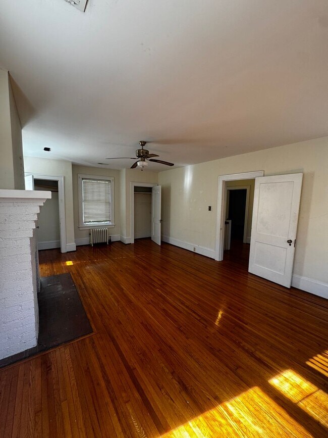 Building Photo - 3BR/2BA House in Five Points