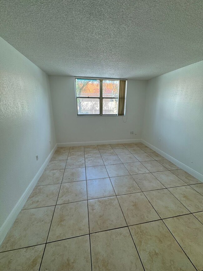 Building Photo - 1805 Sans Souci Blvd