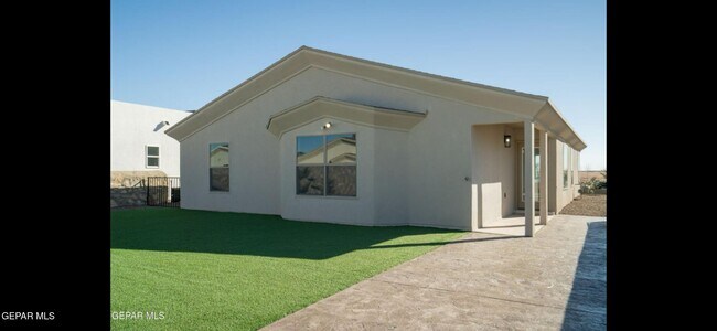 Building Photo - 15221 Gauge Ct