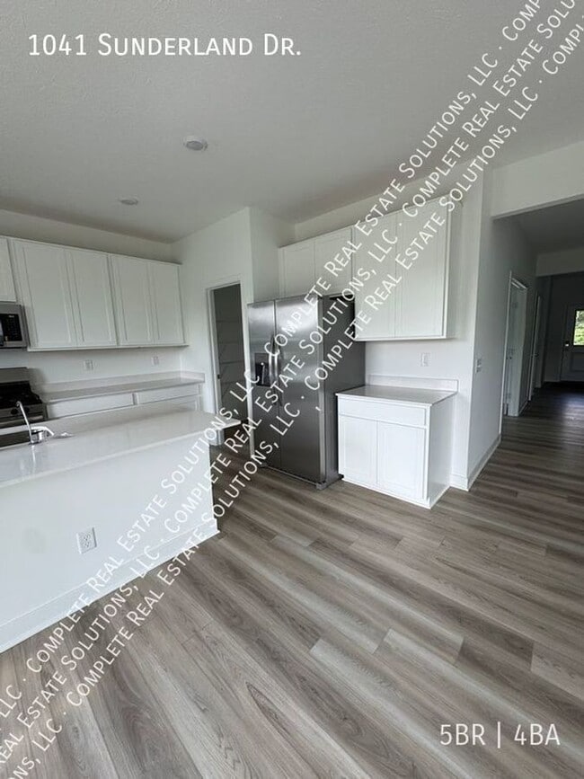 Building Photo - 1041 Sunderland Dr