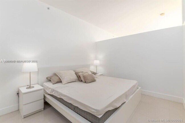 Building Photo - 3250 Grand Ave