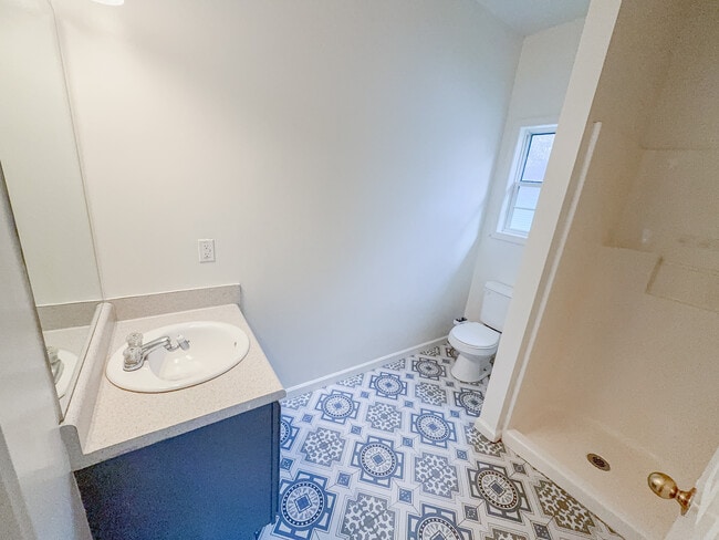 Building Photo - 2468 Spring St NW