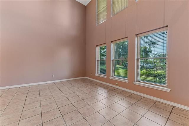 Building Photo - 6752 MacIntosh Dr