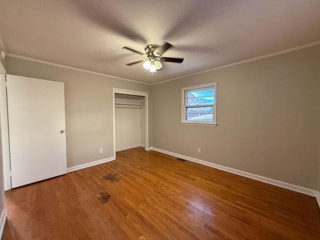 Building Photo - 3 Bedroom 1 Bathroom Home located in Greeneville, TN