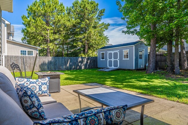 Building Photo - 191 Trenton Pl