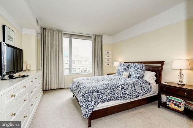 Building Photo - 1155 23rd St NW