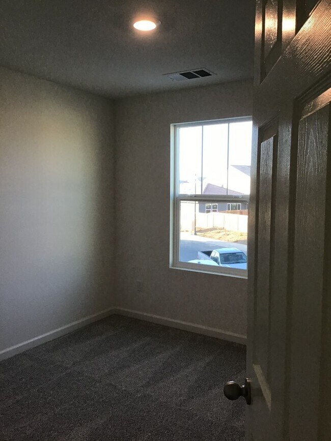 Building Photo - 7105 Encore Way