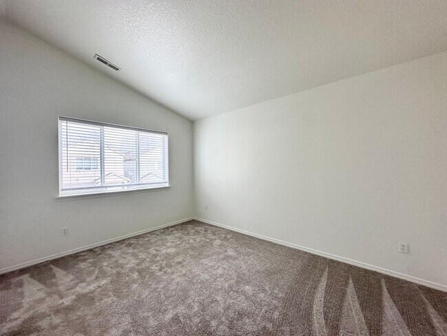 Building Photo - Beautiful 3-Bedroom, 2.5-Bath Condo with Modern Comforts!