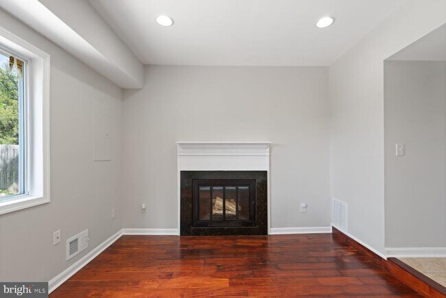 Building Photo - 759 Palmer Dr