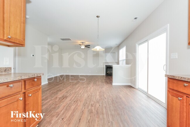 Building Photo - 3969 Creekmoore Dr
