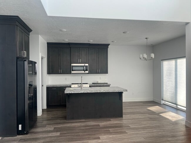 Building Photo - 1140 S 1500 W