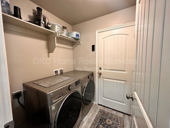 Building Photo - 4122 Bonaparte Blvd