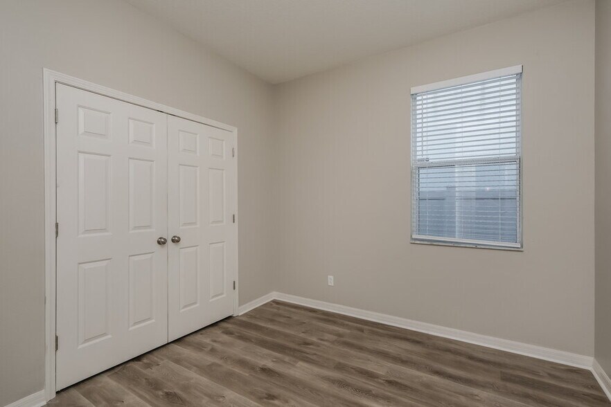 Building Photo - 11171 Golden Silence Dr