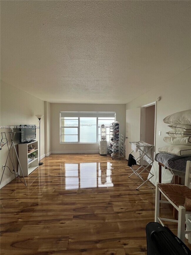 Building Photo - 11111 Biscayne Blvd