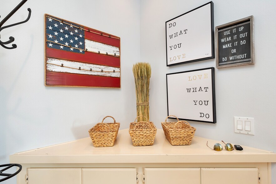 Building Photo - 30 Vista del Mar