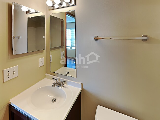 Building Photo - 7754 Jefferson Run