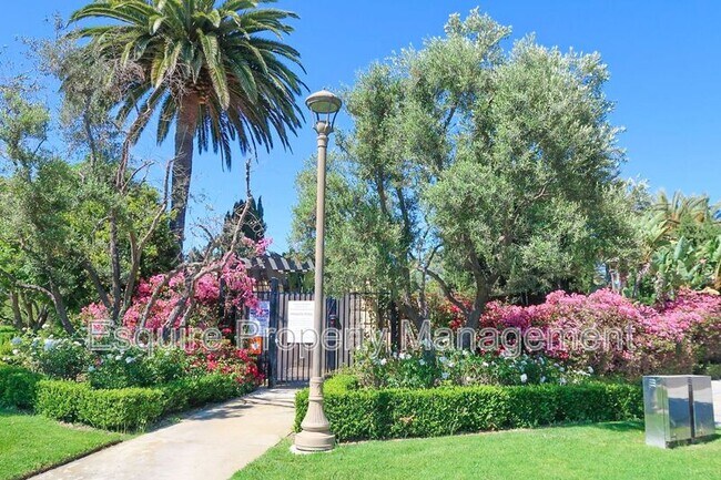 Building Photo - 232 Lightwood St