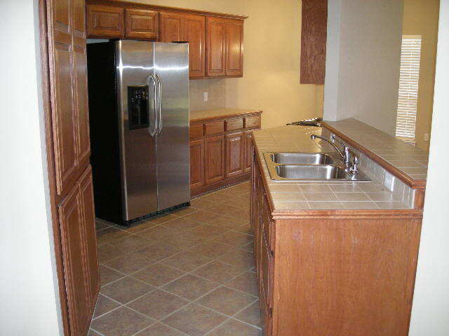 Building Photo - 833 SW 40th St