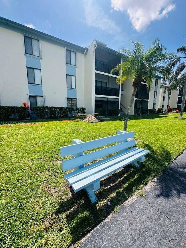 Building Photo - 1110 Green Pine Blvd