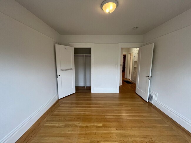 Building Photo - 1207 26th Ave